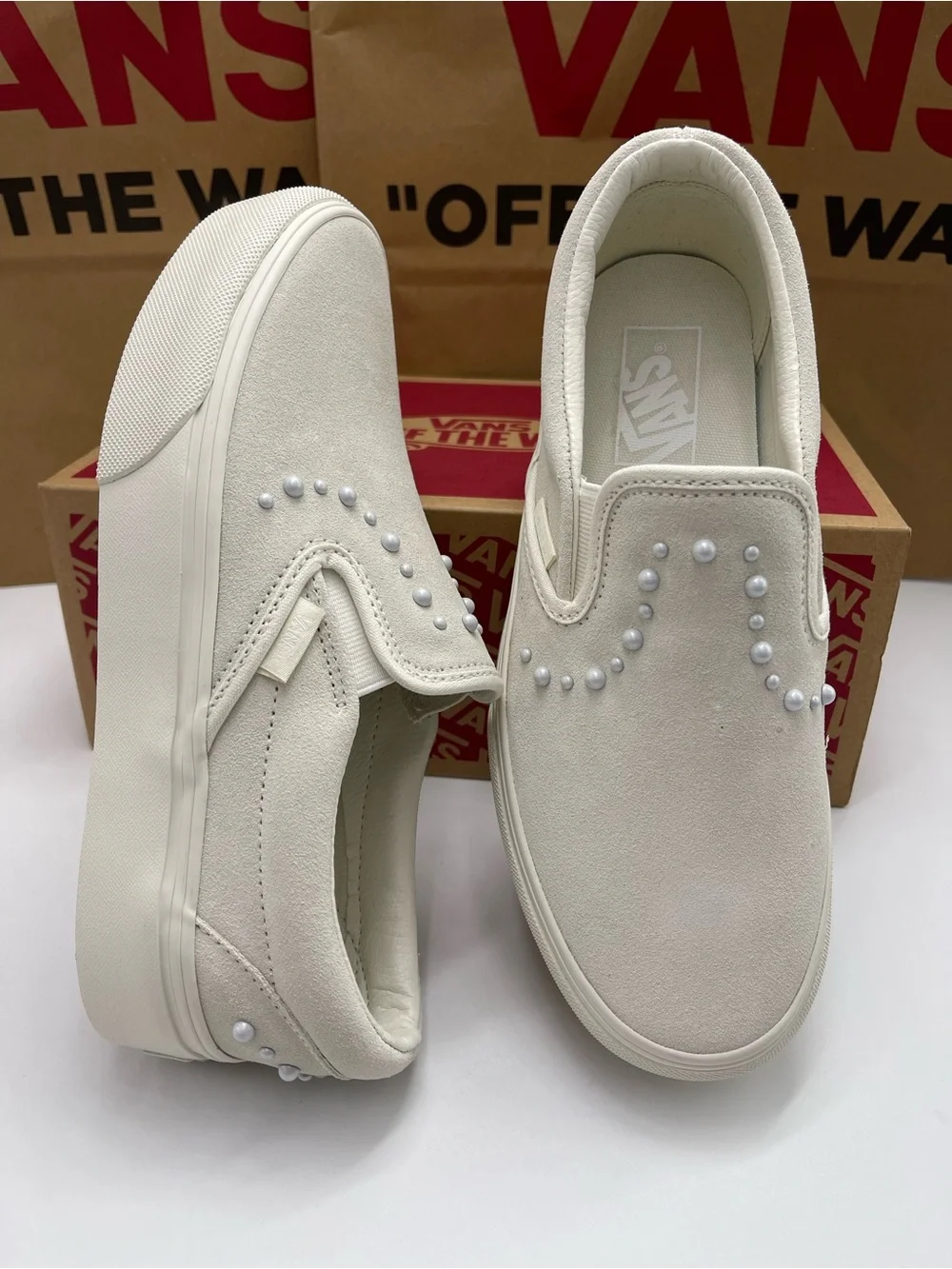 Vans Women's Classic Slip-On Platform Sneakers  Pearls Marshmallow VN000EA9CCZ